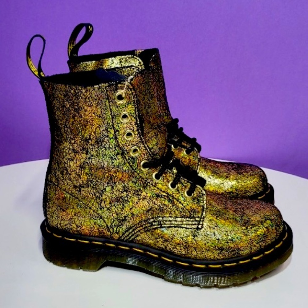 Dr.Martens Pascal Gold Iridescent Crackle - Picture 1 of 10